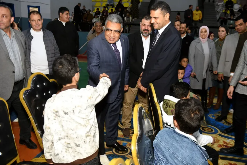 محافظ الدقهلية يشهد احتفالية يوم اليتيم باستاد المنصورة ويكرم الأمهات المثاليات