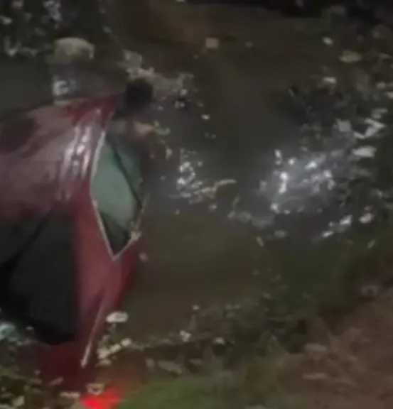 إنقلاب مفاجئ.. سقوط سيارة ملاكي داخل ترعة في بنها دون إصابات