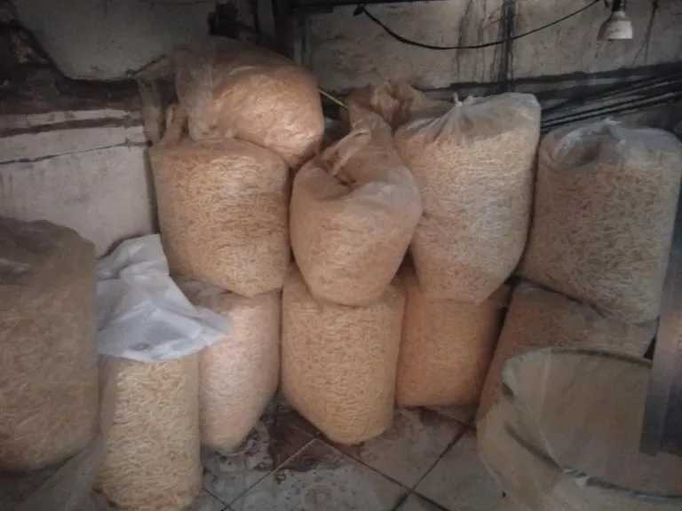 حملات مكثفة بالغربية تسقط مصنع سناكس مخالف ومخزن مواد خطرة بطنطا