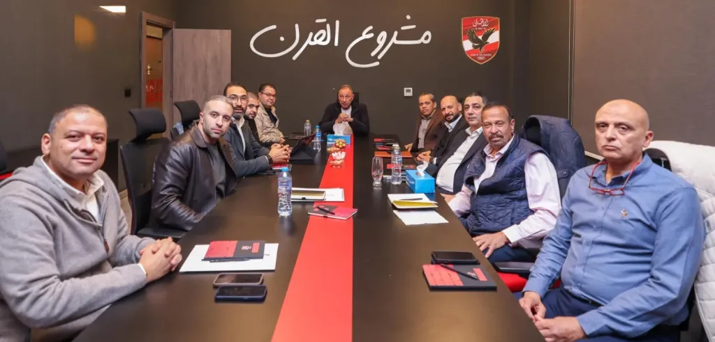 الخطيب يجتمع مع شركتي «المنشآت» و«القلعة الحمراء» ويعتمد الدراسات الخاصة بإنشاء الأفرع بالمحافظات