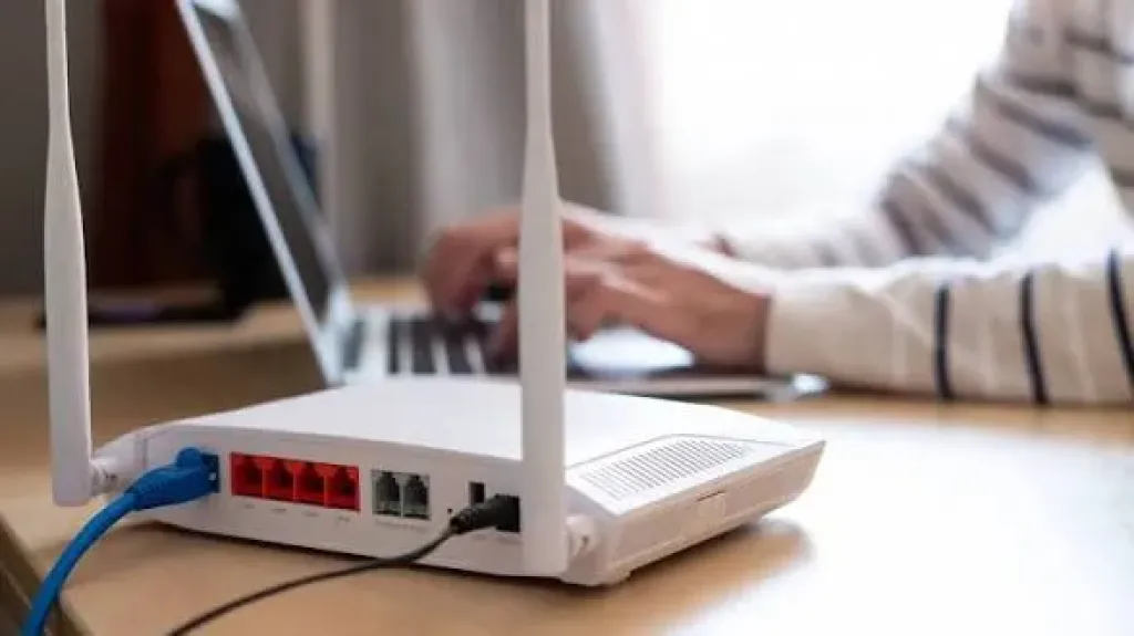 حقيقة قطع الانترنت في ساعات متأخرة من الليل