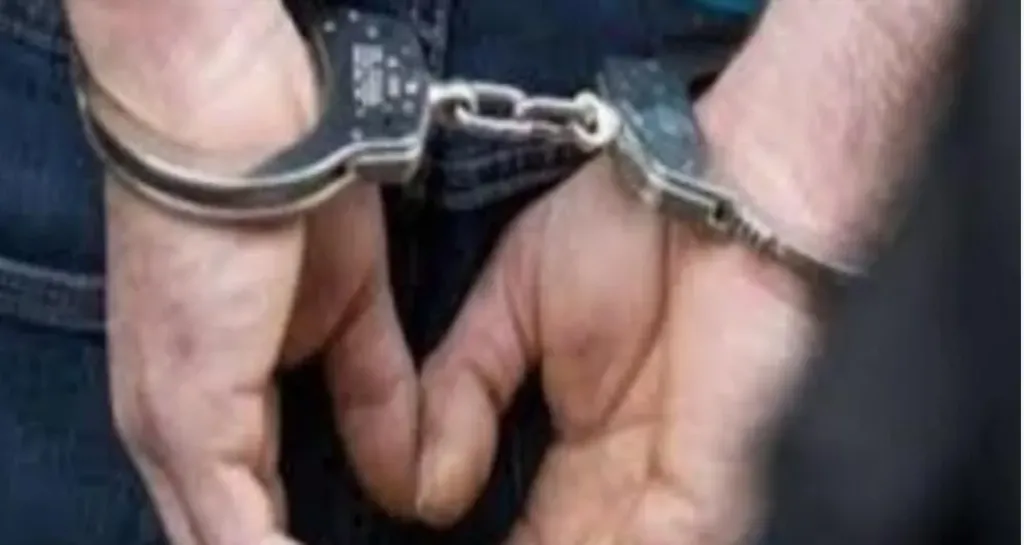 قتل أخته بسلاح أبوه.. ضبط طالب إعدادي ووالده بتهمة قتل شقيقته الرضيعة بالخطأ في قنا