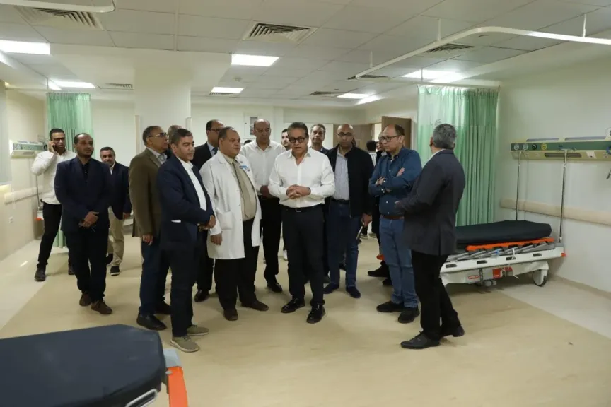 الصحة يتفقد المبنى الجديد بمستشفى صدر العباسية ويوجه بسرعة تجهيزه تمهيداً لافتتاحه خلال أيام