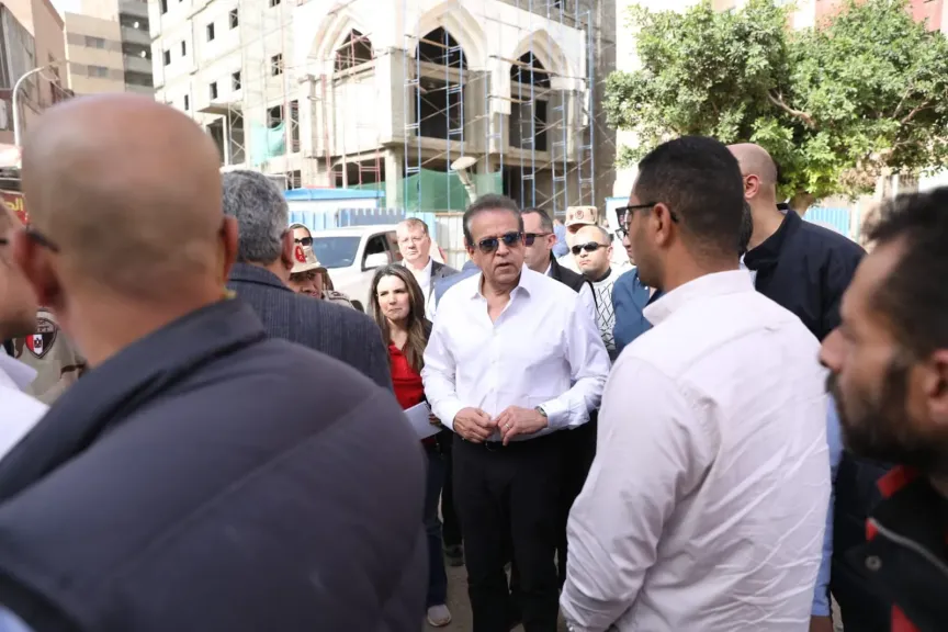 وزير الصحة يتفقد مشروع تطوير مستشفى أم المصريين ويوجه بدراسة زيادة أدوار مبنى العيادات