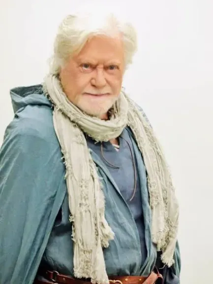 من مصر الي الصين.. تفاصيل تجربة حسين فهمي السينمائية” The Story I Found In china”