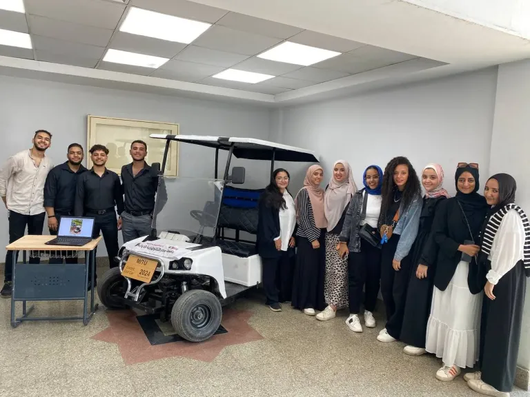 أول سيارة جولف كهربائية مصرية من تصميم طلاب «الأوتوترونكس» بجامعة حلوان