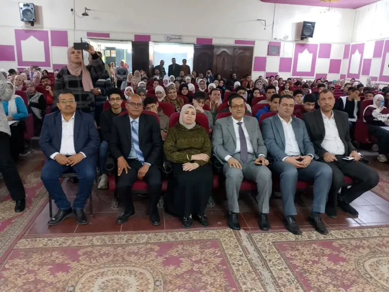 وكيل التربية والتعليم بالغربية يشهد احتفالية تسليم شهادات مادة البرمجة والذكاء