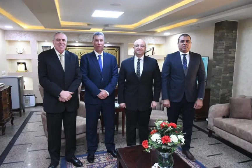 محافظ الفيوم يبحث سبل تعزيز التعاون المشترك مع ”رئيس المحكمة” و”المحامي العام”