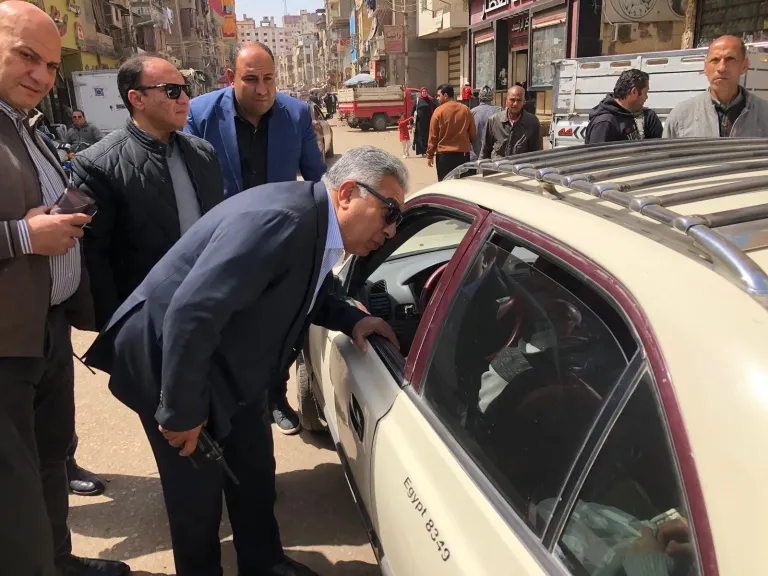 محافظ الدقهلية: لا تهاون مع أي تاكسي يخالف التعريفة أو ترد بشأنه شكاوى من المواطنين