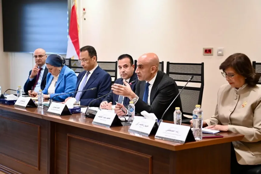 «عبد اللطيف»: باقات رقمية مخصصة للطلاب دون 18 عامًا لضمان استخدام آمن للإنترنت