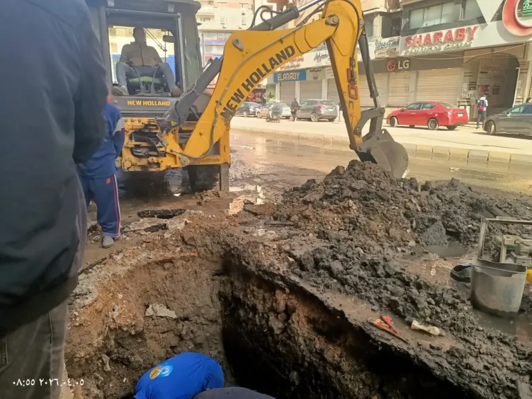 في استجابة عاجلة.. محافظ كفرالشيخ يوجه بصيانة خط مياه الشرب بشارع الـ47 بعاصمة المحافظة
