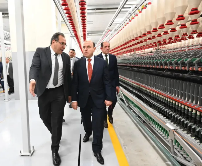 محافظ الغربية وغرفة ”المنسوجات” يتفقدون قلعة غزل المحلة: ”مستقبل الصناعة المصرية”