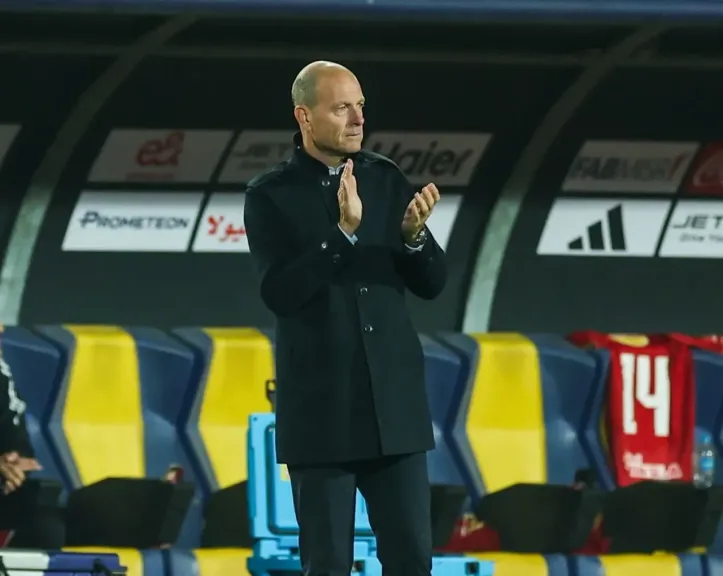 توروب يعلن اليوم قائمة الأهلي لمباراة سيراميكا في الدوري الممتاز