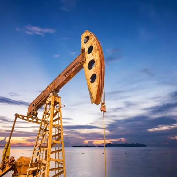 ارتفاع أسعار النفط عالميًا وسط تصاعد التوترات.. خام برنت يتجاوز 110 دولارات