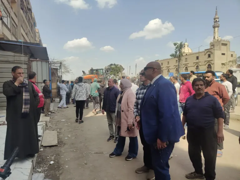 حسمها المحافظ.. إزالة شاملة للإشغالات وتحرير مخالفات بالجملة في سوق البلاستيك