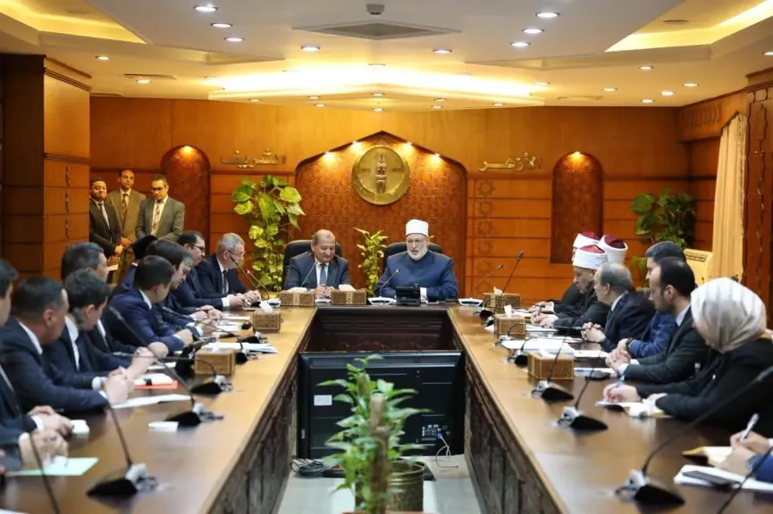 الضويني يستقبل وفدًا أوزبكيًّا لبحث تعزيز التعاون العلمي والدعوي