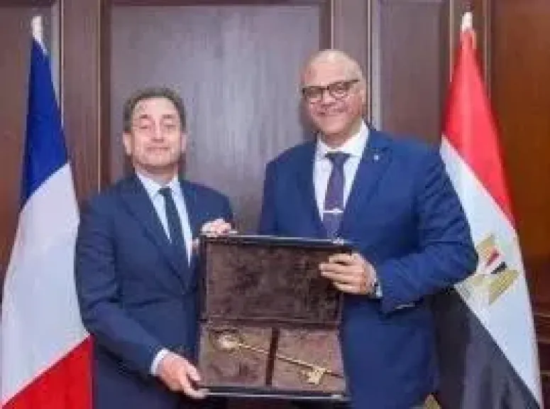 محافظ الإسكندرية يبحث مع سفير فرنسا فتح آفاق استثمارية جديدة