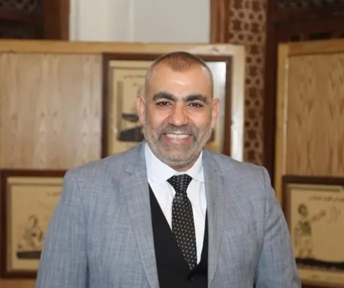 مستمر في «الحديث».. محسن منصور ينفي توليه إدارة المسرح القومي