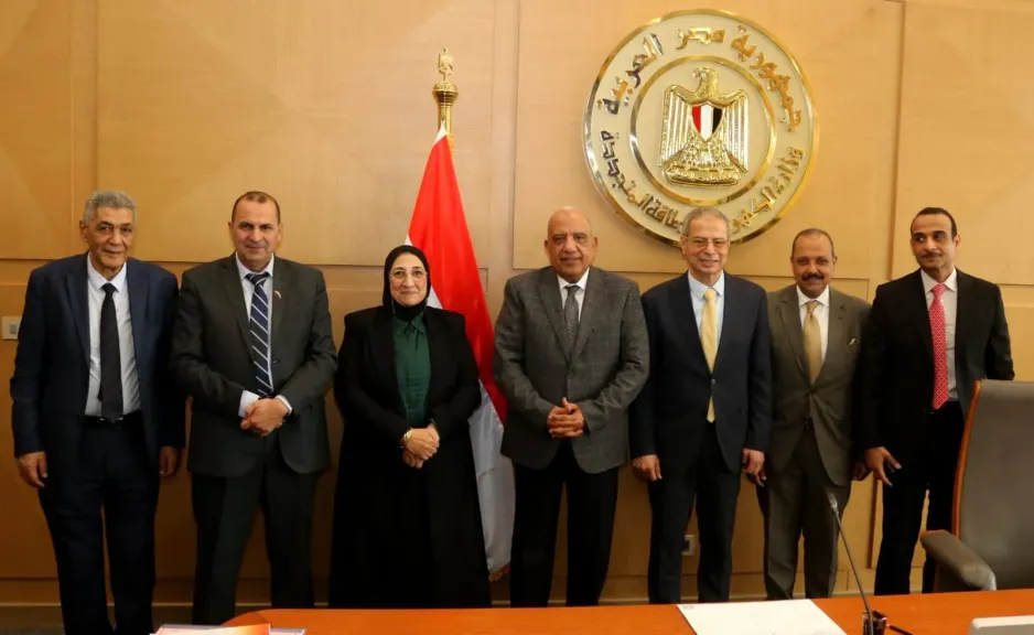 محمود عصمت: العمل على رفع كفاءة التشغيل واستمرارية التيار دون انقطاع