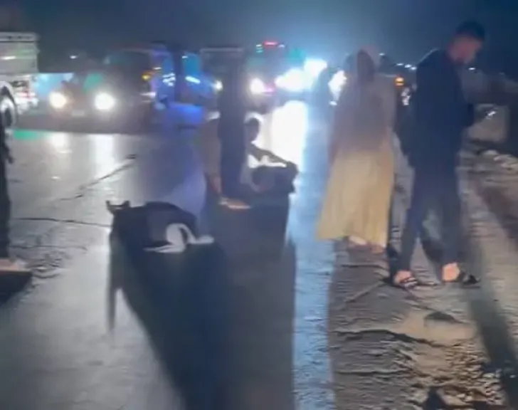 نزيف الاسفلت .. إصابة 5 أشخاص فى حادث تصادم سيارة ميكروباص ودراجة نارية بأسيوط