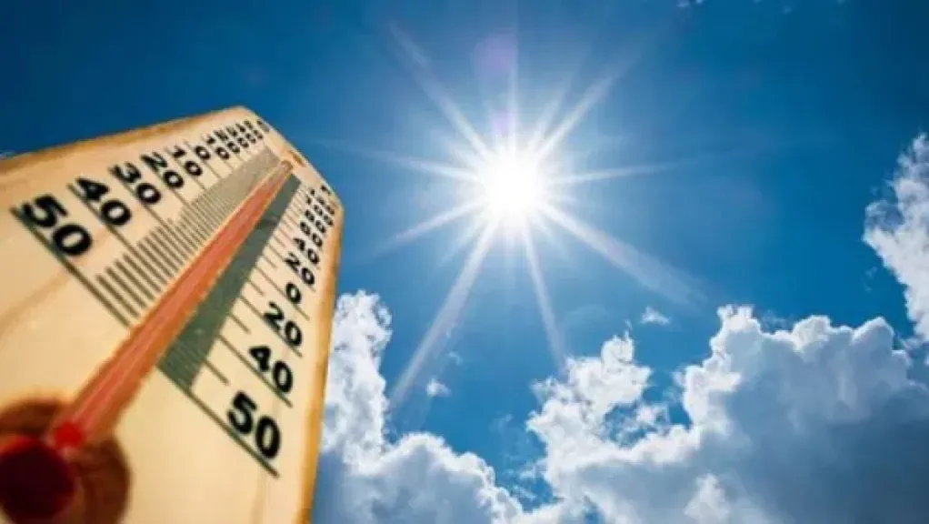 الأرصاد: طقس مائل للحرارة نهارًا وبارد ليلًا مع فرص سقوط أمطار