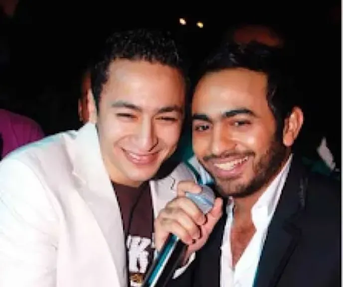 حمادة هلال يوجه رسالة لتامر حسني بعد خلاف أغنية” عيش بشوقك” .. والثاني يرد : نسيت أى زعل