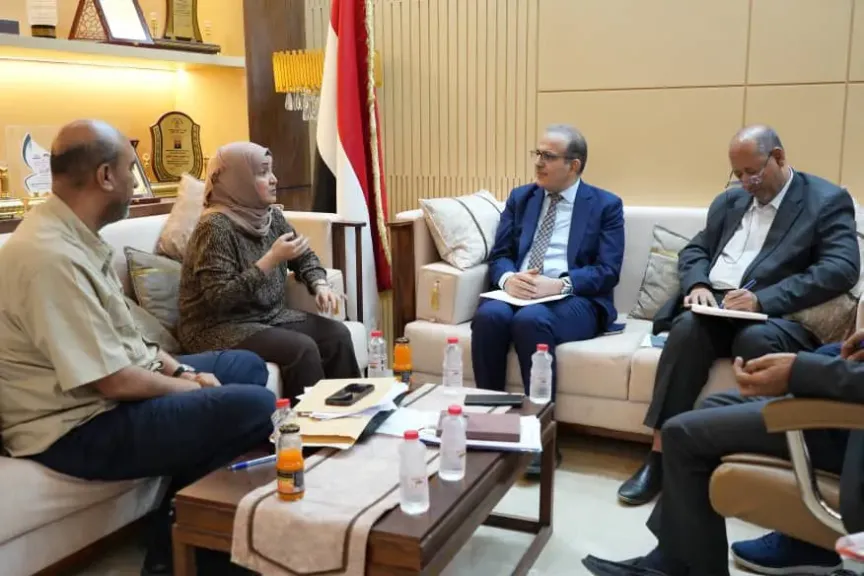 اليمن : اجتماع تنسيقي لوزارتي الصحه والشئون القانونية  لتعزيز التكامل المؤسسي وتحديث الأطر القانونية للقطاع الصحي
