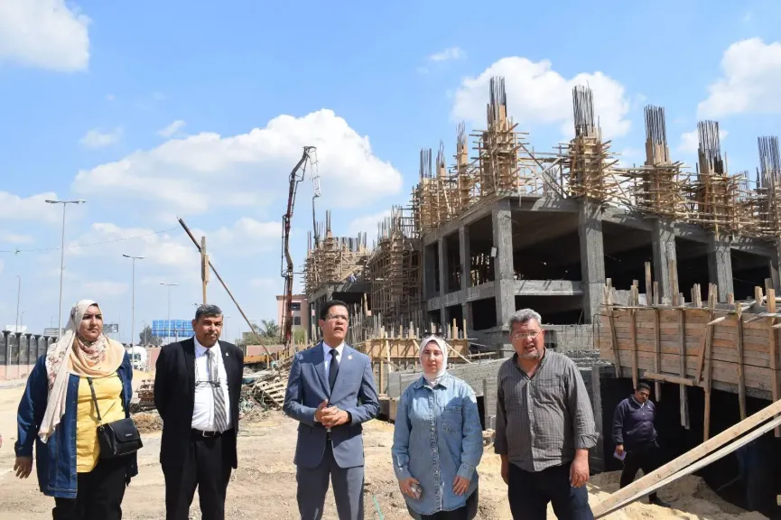 ”رئيس جامعة بنها” يتفقد منشآت جديدة بكفر سعد ويشيد بمعدلات الإنجاز