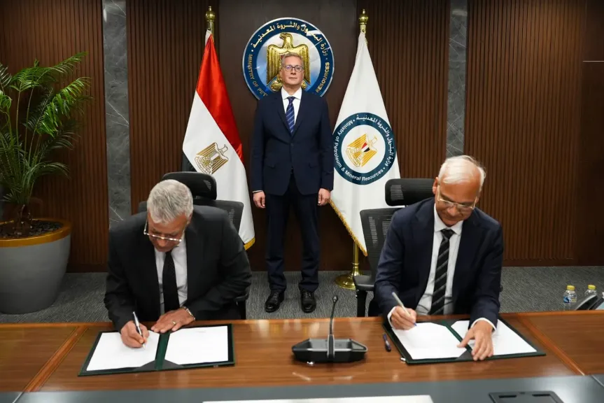 وزير البترول يشهد توقيع عقد توريد الفوسفات لمجمع الأسمدة بالسخنة باستثمارات 525 مليون دولار