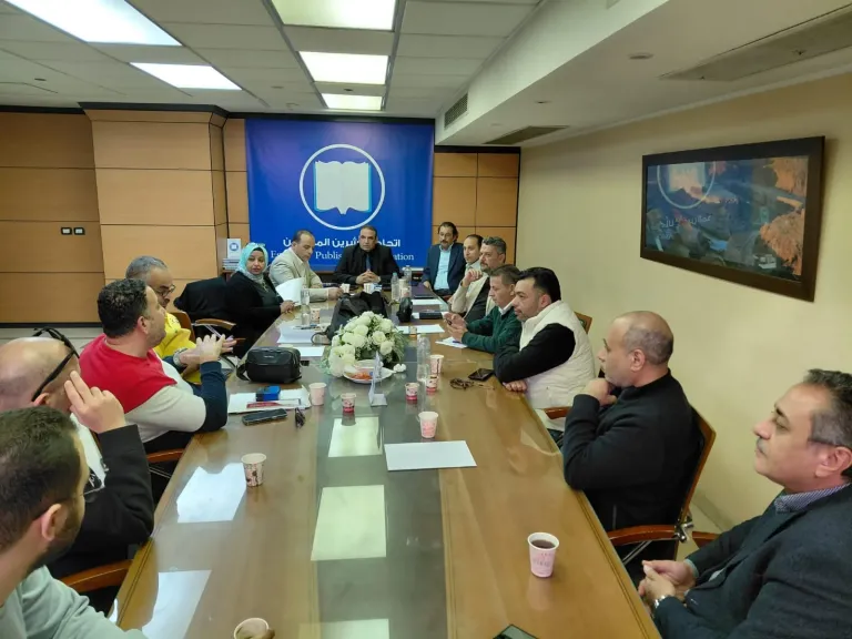 اتحاد الناشرين المصريين يناقش أزمة شحن الكتب للمعارض الدولية ويضع حلولًا عاجلة