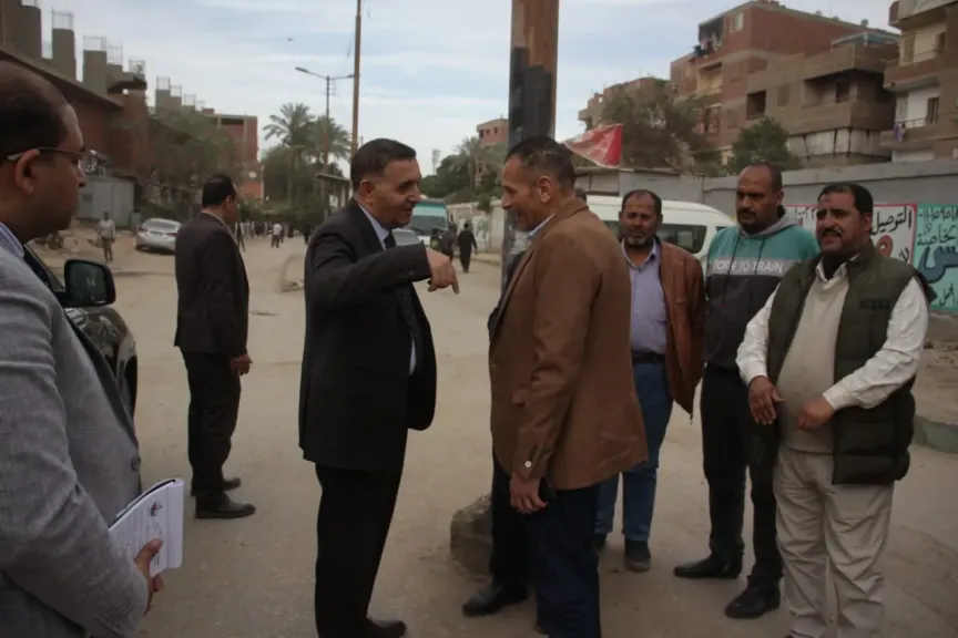 المحافظ يضع الحل علي الطاولة.. موقف منظم ينهي معاناة المواطنين بالقلج