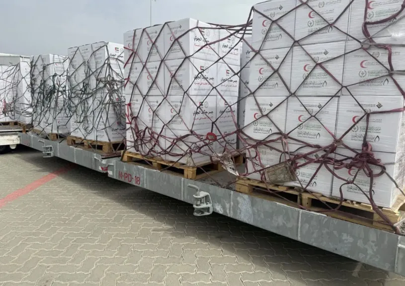 بدعم من وكالة الإمارات للمساعدات الدولية.. ”جسر حميد الجوي” لإغاثة قطاع غزة بـ100 طن من المساعدات الغذائية