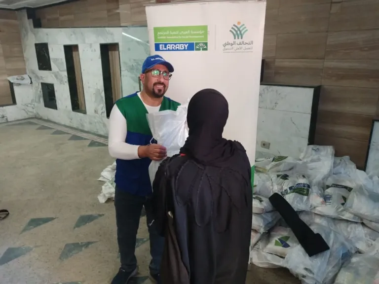 مؤسسة العربي لتنمية المجتمع عضو التحالف الوطني تشارك في قافلة “إيد واحدة” ببورسعيد بدعم غذائي للأسر الأولى بالرعاية