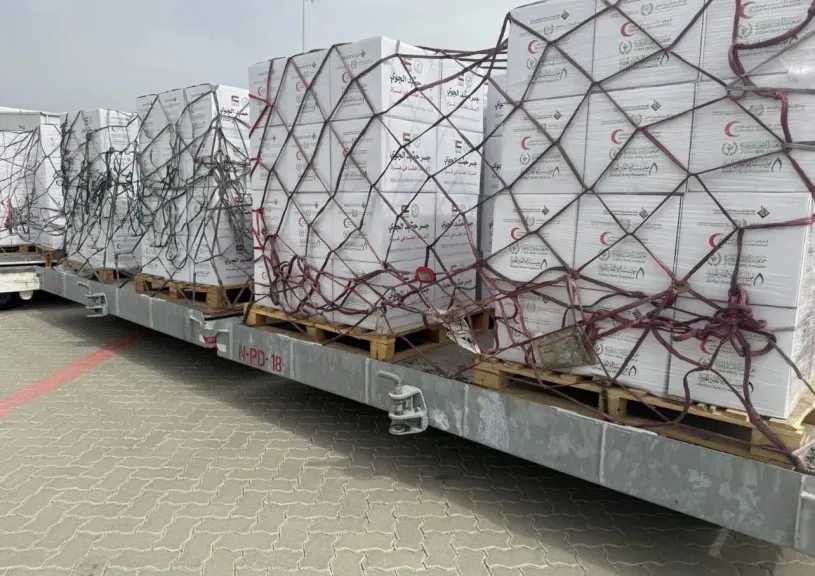 بدعم من وكالة الإمارات للمساعدات الدولية.. ”جسر حميد الجوي” لإغاثة قطاع غزة بـ100 طن من المساعدات الغذائية