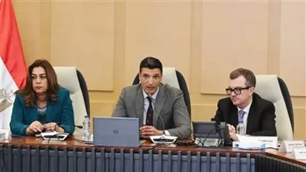 الحكومة تبحث تنفيذ “القرى المنتجة” داخل “حياة كريمة” لخلق فرص عمل مستدامة بالريف