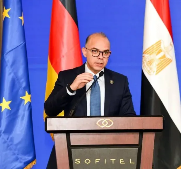 وزير الاستثمار :انتشار خدمات الإنترنت والهواتف المحمولة ساهم في تسريع وتيرة التجارة الرقمية