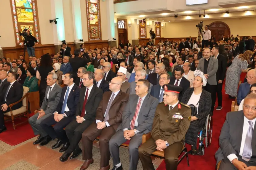 في أجواء وطنية مبهجة.. محافظ القليوبية يشارك احتفالات عيد القيامة المجيد