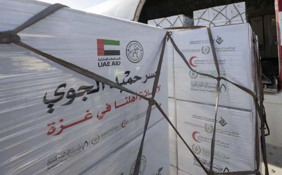 بدعم من وكالة الإمارات للمساعدات الدولية.. وصول طائرة مساعدات إلى العريش محملة بـ100 طن لدعم أهالي غزة