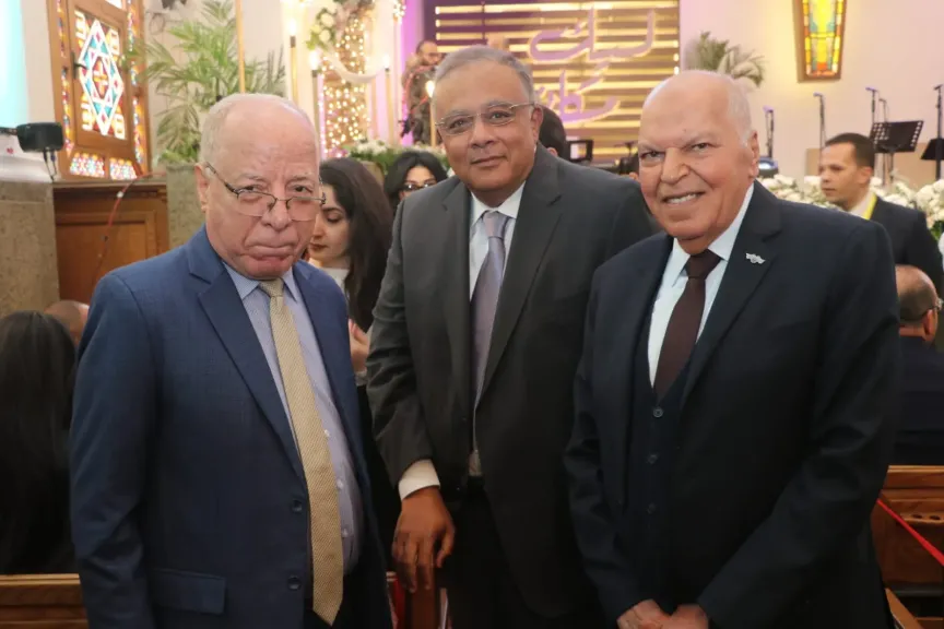 خلال قداس عيد القيامة.. نقيب المعلمين يؤكد: الوحدة الوطنية أساس قوة المجتمع