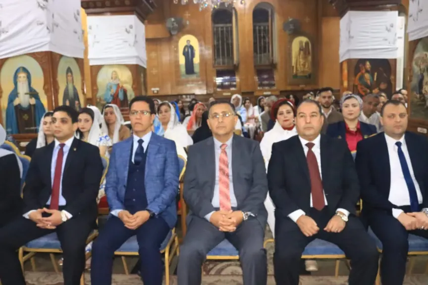 ”يد واحدة”.. محافظ القليوبية ومدير الأمن يؤكدان قوة الترابط الوطني خلال قداس القيامة