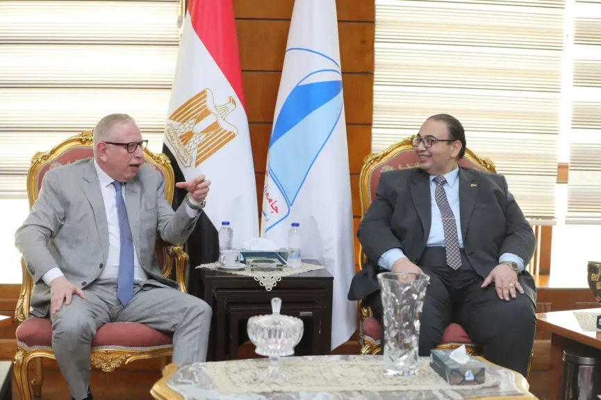 رئيس جامعة كفر الشيخ يستقبل رئيس الشركة الوطنية لمتابعة الموقف التنفيذي للمدينة الطبية وتعزيز جاهزيتها التشغيلية