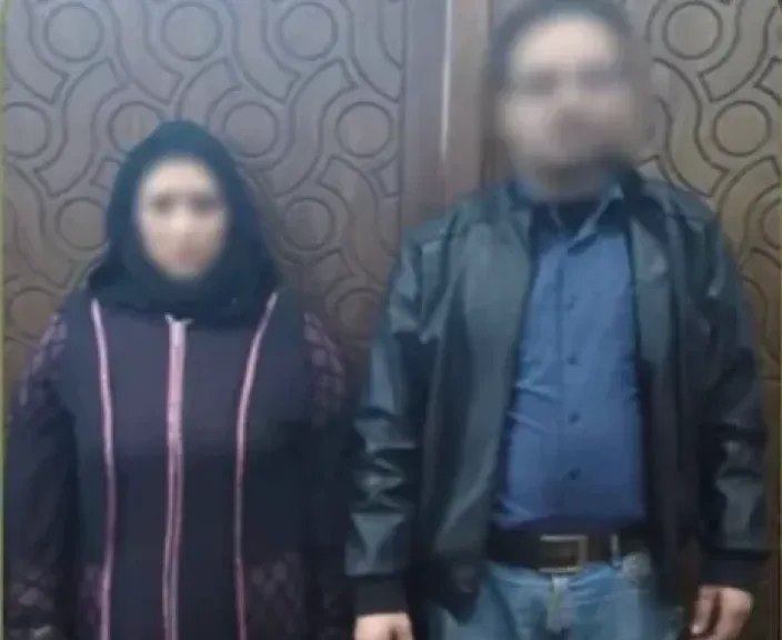 القبض على سيدة وزوجها لنشرهما فيديوهات تتضمن إيحاءات غير لائقة بالإسكندرية