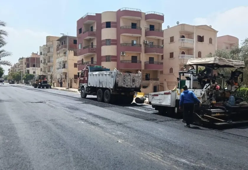 وزيرة الإسكان تتابع الموقف التنفيذي لمشروعات الطرق والمرافق بعدد من المدن الجديدة