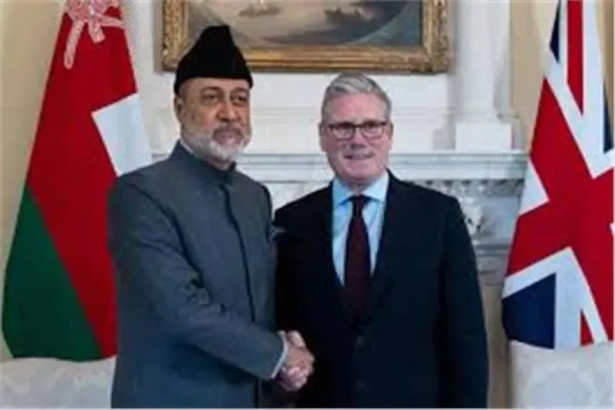 سلطان عُمان ورئيس وزراء بريطانيا يتباحثان حول الأمن في المنطقة بعد تعثر مفاوضات السلام في باكستان