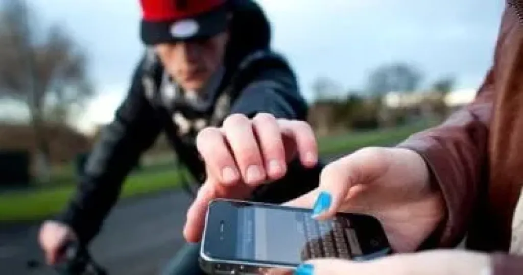 وأنت في البيت.. خدمة إلكترونية جديدة لإعادة الهواتف المسروقة