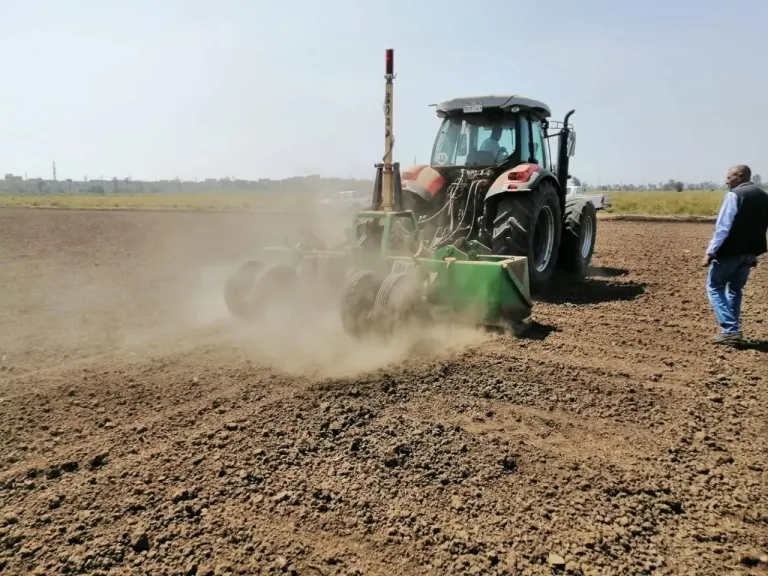 الزراعة: جهود مستمرة لتطهير المساقي ودعم المزارعين ورفع كفاءة استخدام مياه الري