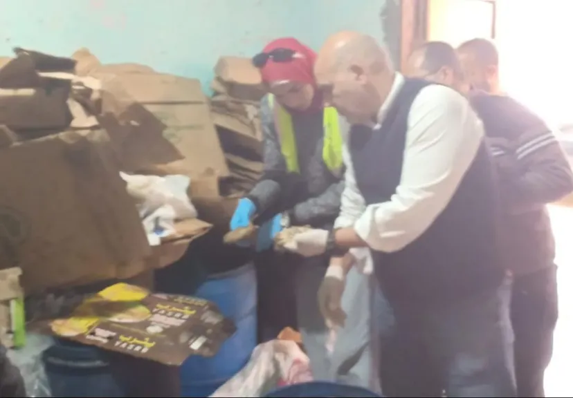 قبل وصولها للمستهلك.. ضبط طن ونصف فسيخ ورنجة فاسدة في بنها