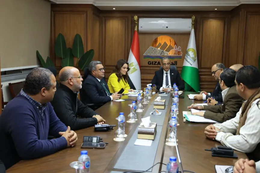 محافظ الجيزة يشدد على التصدي للإشغالات والتعديات بميدان الجيزة وشوارع المحطة وربيع الجيزى والمنيب