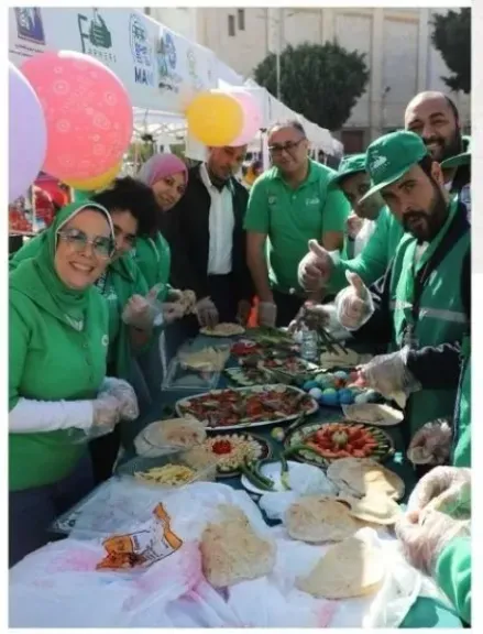 سوق المزارعين التابع لغرفة الإسكندرية يحتفل مع الزائرين  بعيد شم النسيم