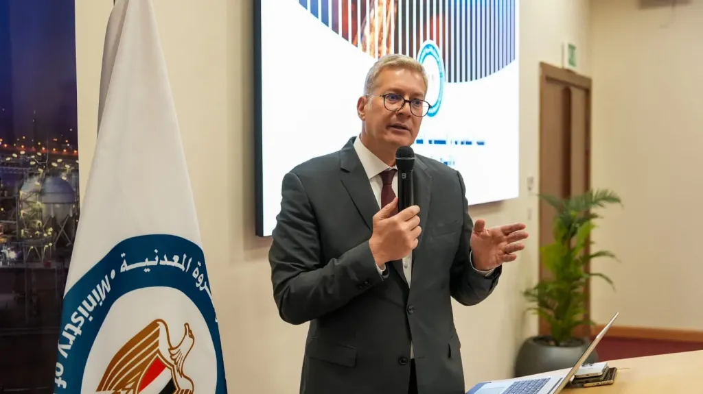 وزير البترول يعقد اجتماعًا موسعًا بـ«جاسكو» لتأمين إمدادات الطاقة قبل صيف 2026